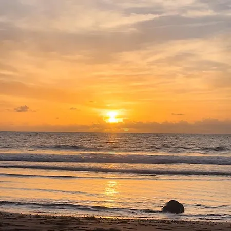 A Pie De Playa Con Amplia Terraza