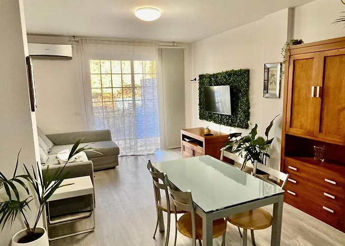 Apartamento A Pie De Playa Con Amplia Terraza *